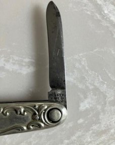 PRESS BUTTON KNIFE CO DOUBLE BLADE