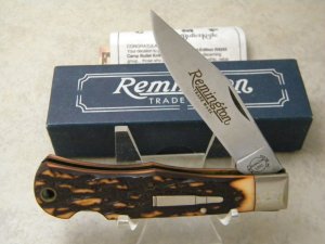 Remington USA 1990 Delrin R1306 Camp Bullet  Lockback Knife (Not the correct box). 