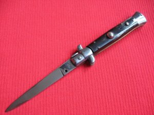 Vintage VIRGINIA Italian STILETTO Horn Switchblade Knife.