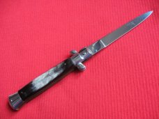 Vintage VIRGINIA Italian STILETTO Horn Switchblade Knife.