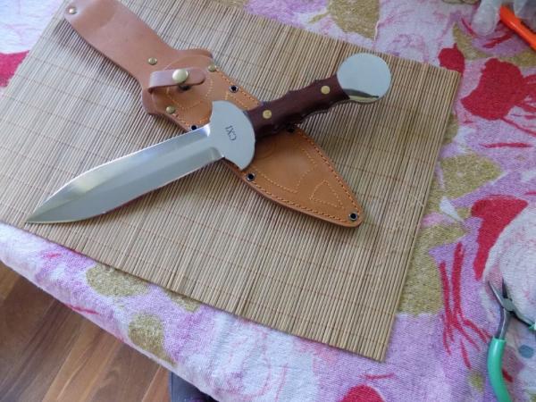 Never used Replica US Gladius Bowie type knife with sheath  