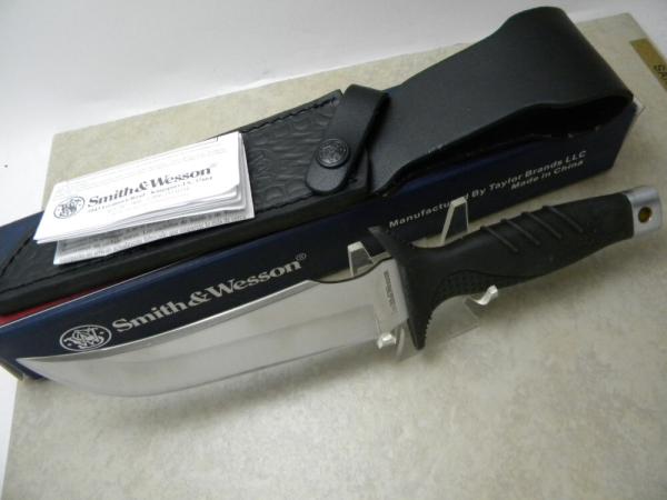 Smith & Wesson Taylor Brands SW 970 Fixed Blade Knife in Sheath NIB