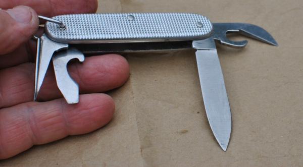 Dutch Army Alox Folder KL81 5 Functions Mint never Used 1981 Closed 3 3/4" Bail