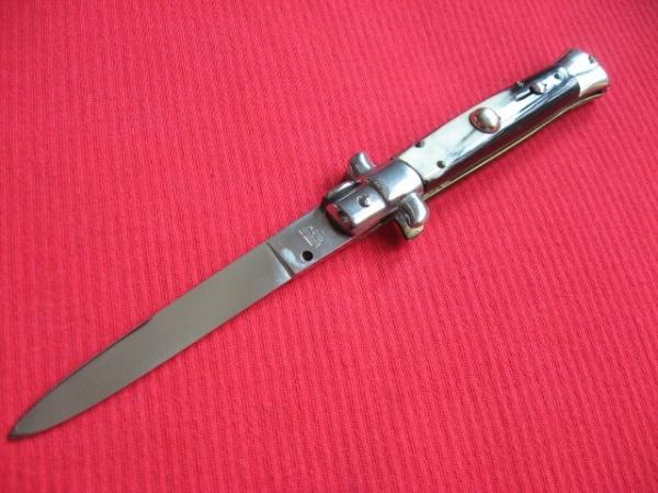 Vintage VIRGINIA Italian STILETTO Horn Switchblade Knife.