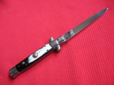 Vintage VIRGINIA Italian STILETTO Horn Switchblade Knife.