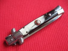Vintage VIRGINIA Italian STILETTO Horn Switchblade Knife.