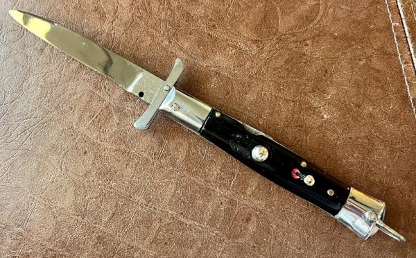 Rare Pre-Rizzuto BULL Tang Stamp Batwing Guards Backlock Switchblade 8.25 Inch Knife Rare Pre-Rizzuto BULL Tang Stamp Batwing Guards Backlock Switchblade 8.25 Inch Knife