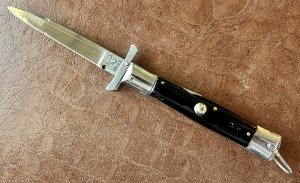 Rare Pre-Rizzuto BULL Tang Stamp Batwing Guards Backlock Switchblade 7.5 Inch Knife