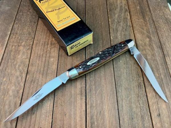 Robeson by Queen Muskrat Rootbeer Colored Worm Groove Bone Robeson by Queen Muskrat Rootbeer Colored Worm Groove Bone