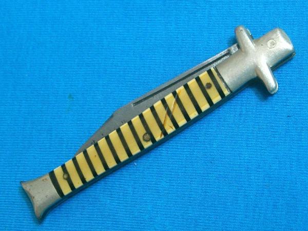 IKCO IMPERIAL KNIFE CO VINTAGE FOLDING POCKET KNIVES OLD FISHTAIL BOWTIE CANDY STRIPE ANTIQUE