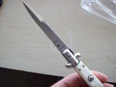 Renzo Beltrame 9 inch Honey Horn Stiletto Bayo Swivel Bolster Brand New