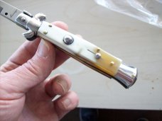 Renzo Beltrame 9 inch Honey Horn Stiletto Bayo Swivel Bolster Brand New