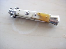 Renzo Beltrame 9 inch Honey Horn Stiletto Bayo Swivel Bolster Brand New