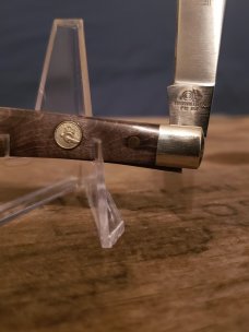 Queen #11 BirdsEye Maple (BEM) SlimLine Trapper