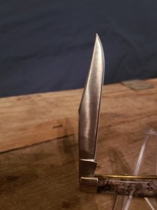 Queen #11 BirdsEye Maple (BEM) SlimLine Trapper