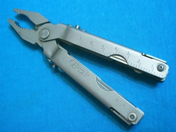 VINTAGE GERBER USA MP600 MULTITOOL MULTI TOOL PLIERS KNIFE KNIVES SAW FILE SCREWDRIVER VINTAGE GERBER USA MP600 MULTITOOL MULTI TOOL PLIERS KNIFE KNIVES SAW FILE SCREWDRIVER