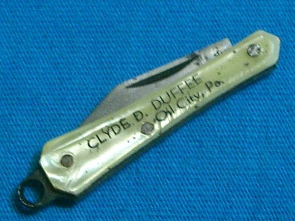 SMALL USA CLYDE DUFFEE OIL CITY AD ADVERTISING PEN JACK POCKET WATCH FOB KEY CHAIN KNIFE KNIVES OLD SMALL USA CLYDE DUFFEE OIL CITY AD ADVERTISING PEN JACK POCKET WATCH FOB KEY CHAIN KNIFE KNIVES OLD