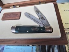ONLY 5000 MADE #0878 SCHRADE USA TRAPPER 296Y NASCAR #33 HARRY GANT TRAPPER IN WOODEN DISPLAY