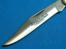 VINTAGE REMINGTON 18309 MADISON NC USA ENGRAVED RED YELLOW FOLDING JACK POCKET KNIFE KNIVES OLD