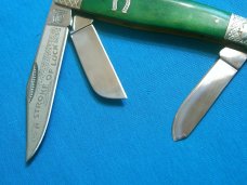 ROUGH RIDER BONE GREEN STOCKMAN RR1057 STROKE OF LUCK HORSESHOE FOLDING POCKET KNIFE KNIVES MIB BOX