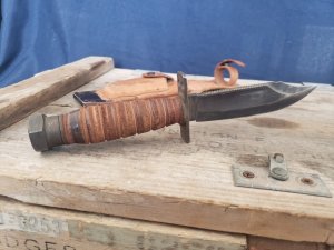 1975 Camillus Jet Pilot Survival Knife - mini "Kabar" style