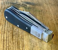 Taylor's Eye Witness 2-Bladed Classic Barlow with Clip/Pen Blades and Black Resin sclaes