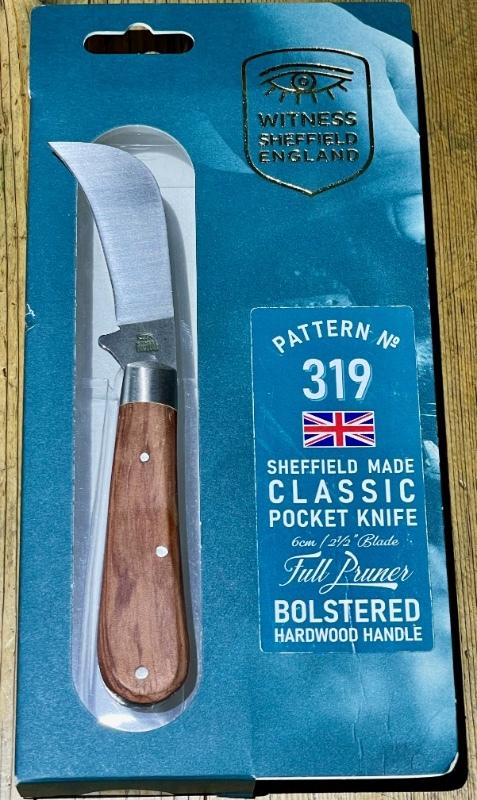 Taylor's Eye Witness Classic Full Pruner (Hawksbill) with Kitobe hardwood scales