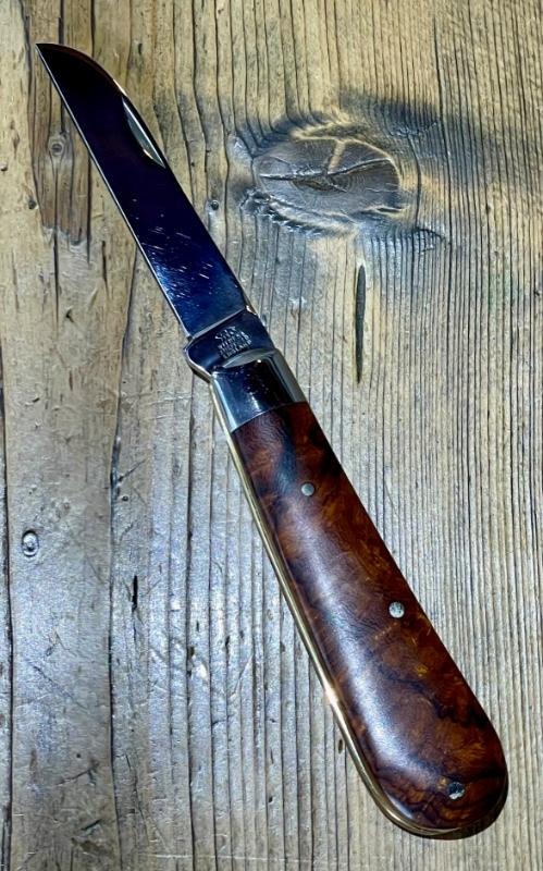 Taylor's Eye Witness Sheffield Premium Lambsfoot with Amboyna Burl Scales & Back Spring Filing Taylor's Eye Witness Sheffield Premium Lambsfoot with Amboyna Burl Scales & Back Spring Filing