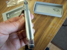 Hubertus Knife Shellpuller Patronenzieher Large Size 11 White Bone UNUSED NIB.