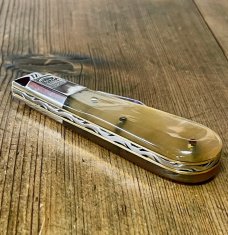 Taylor's Eye Witness Premium Barlow Clip with Rams Horn Scales and Back Spring File work