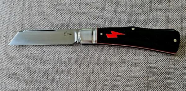 K'roo Cape Buffalo Horn Jackal..4" closed..Rwl34..fluted..filework... BOLT shield..coa and sli