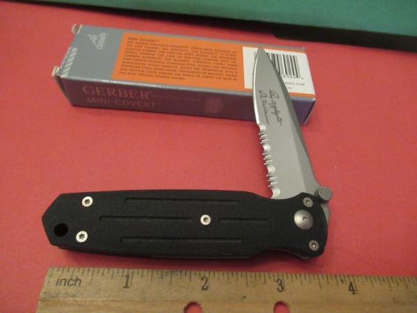 Gerber Mini Covert Half Serrated Model # 06924 Gerber Mini Covert Half Serrated Model # 06924