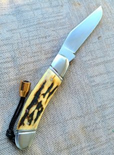 Vincenzo Balistreri Sowbelly Trapper..Sambar Stag..AEB-L...lanyard pin...3.75" ...Coa...slip