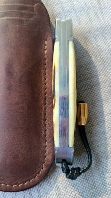 Vincenzo Balistreri Sowbelly Trapper..Sambar Stag..AEB-L...lanyard pin...3.75" ...Coa...slip
