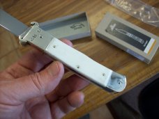 Hubertus Knife Shellpuller Patronenzieher Large Size 11 White Bone UNUSED NIB.
