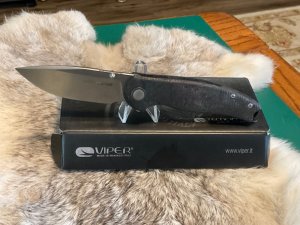 Viper / Flipper with Purple Dark Matter Carbon Fiber & MagnaCut Drop Point blade.