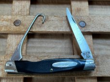 Buck 321 Bird Knife, Closed Length: 3 7/8” (98mm)