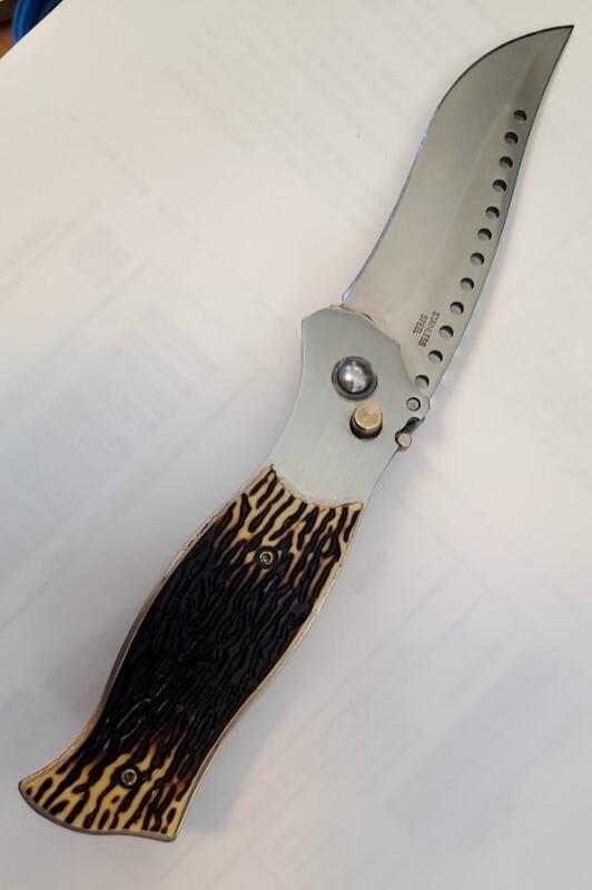 VINTAGE AUTO KNIFE 8" TOTAL 3.5" BUTTON RELEASE BLADE 4.5" ACRYLIC HANDLE