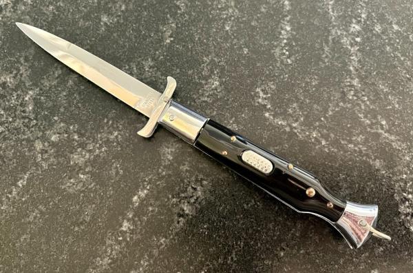 Rare Rizzuto Estileto Milano Wasp Body Mustache Swing Guard Switchblade Knife Rare Rizzuto Estileto Milano Wasp Body Mustache Swing Guard Switchblade Knife