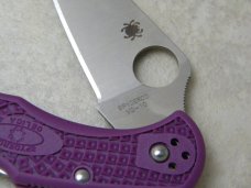 Spyderco Seki Japan VG-10 Delica 4 Purple Lockback Knife NIB