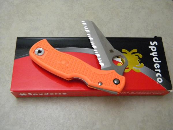 Spyderco Seki Japan VG-10 Rescue 79mm Orange Lockback Knife NIB Spyderco Seki Japan VG-10 Rescue 79mm Orange Lockback Knife NIB