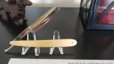 Johnson Metropolitan Straight Razor 