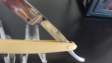 Johnson Metropolitan Straight Razor 