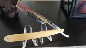 Johnson Metropolitan Straight Razor 