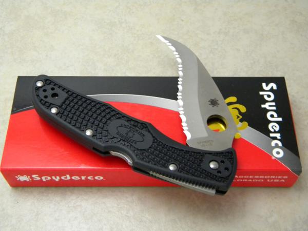 Spyderco Seki Japan VG-10 Matriarch 2 Black Lockback Knife NIB Spyderco Seki Japan VG-10 Matriarch 2 Black Lockback Knife NIB