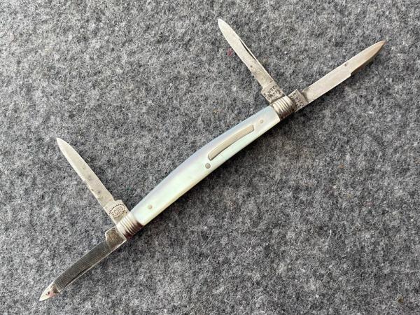 E. Weck Germany - Small 4 Blade Pearl Congress