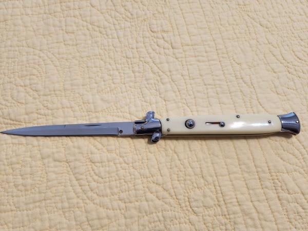 Italian stiletto switchblade Italian stiletto switchblade