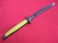 Colonial Shur-Snap Bow Tie Fish Tail Prov. U.S.A. Switchblade Knife