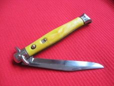Colonial Shur-Snap Bow Tie Fish Tail Prov. U.S.A. Switchblade Knife