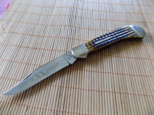Never used CASE XX Limited Edition 1of 2500 #61100ss Saddle horn Knife, 4 dots